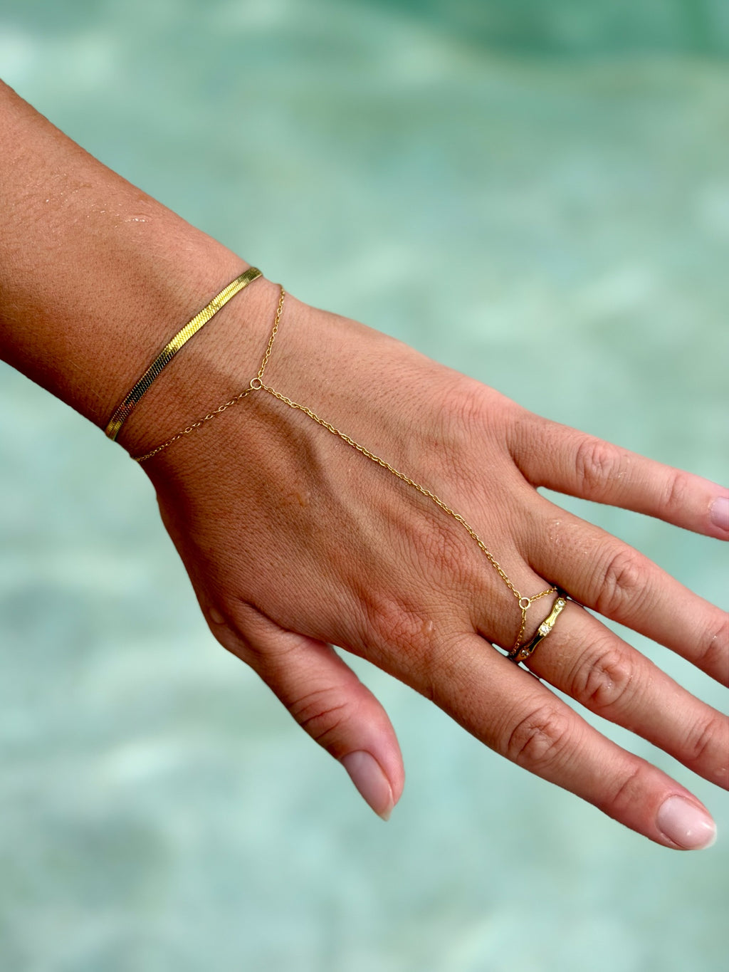 Minimalist Handchain