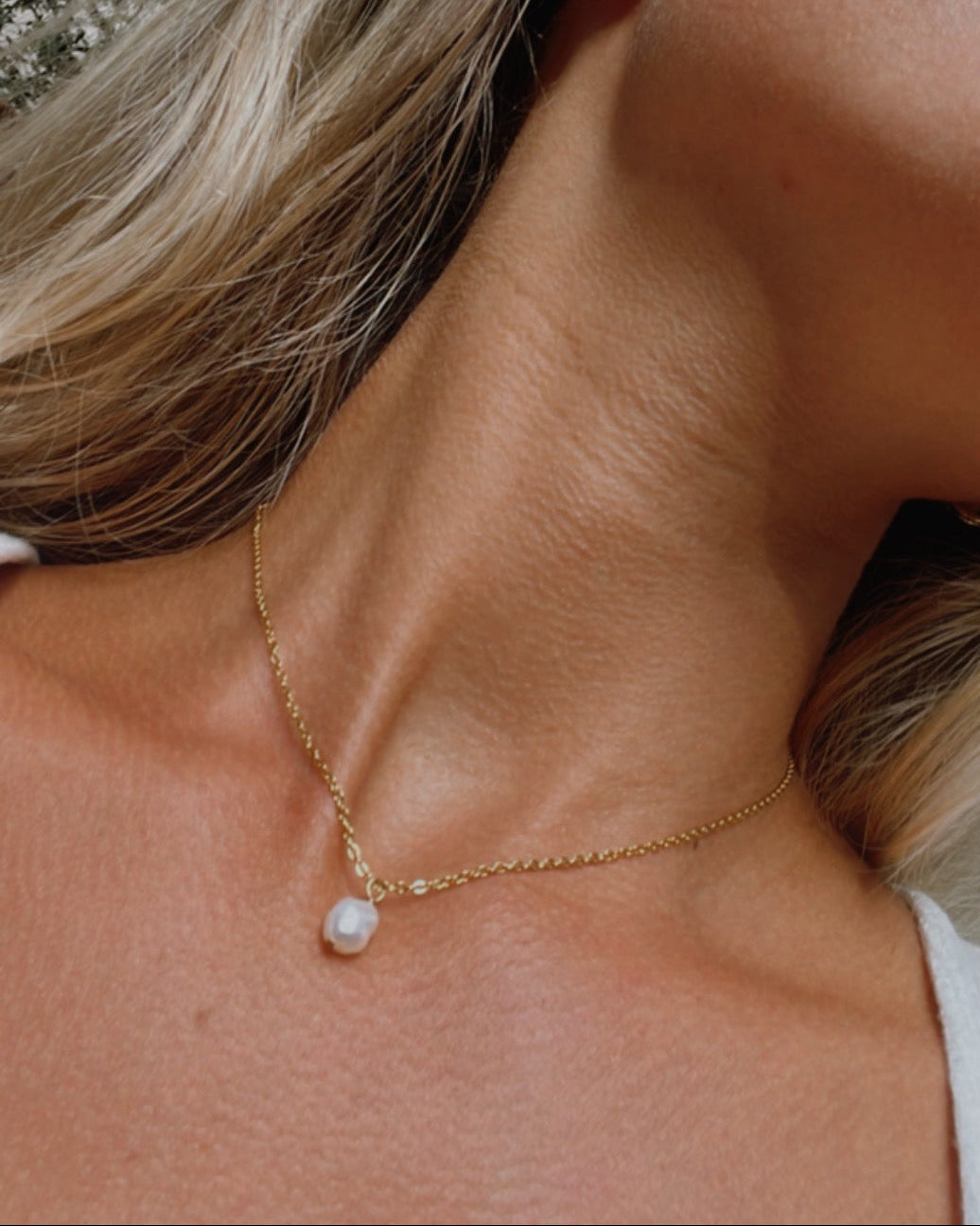 Pearl Pendant Choker